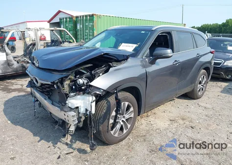 2023 Toyota Highlander Xle z USA, uszkodzony, nr VIN 5TDKDRAH4PS028364